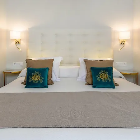 Boutique Plaza Cantarero Nerja