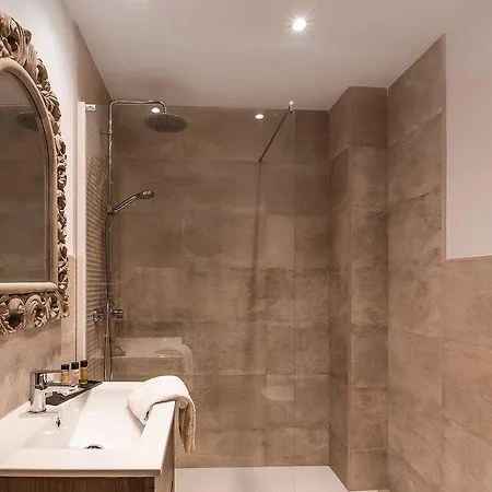 Boutique Plaza Cantarero Nerja